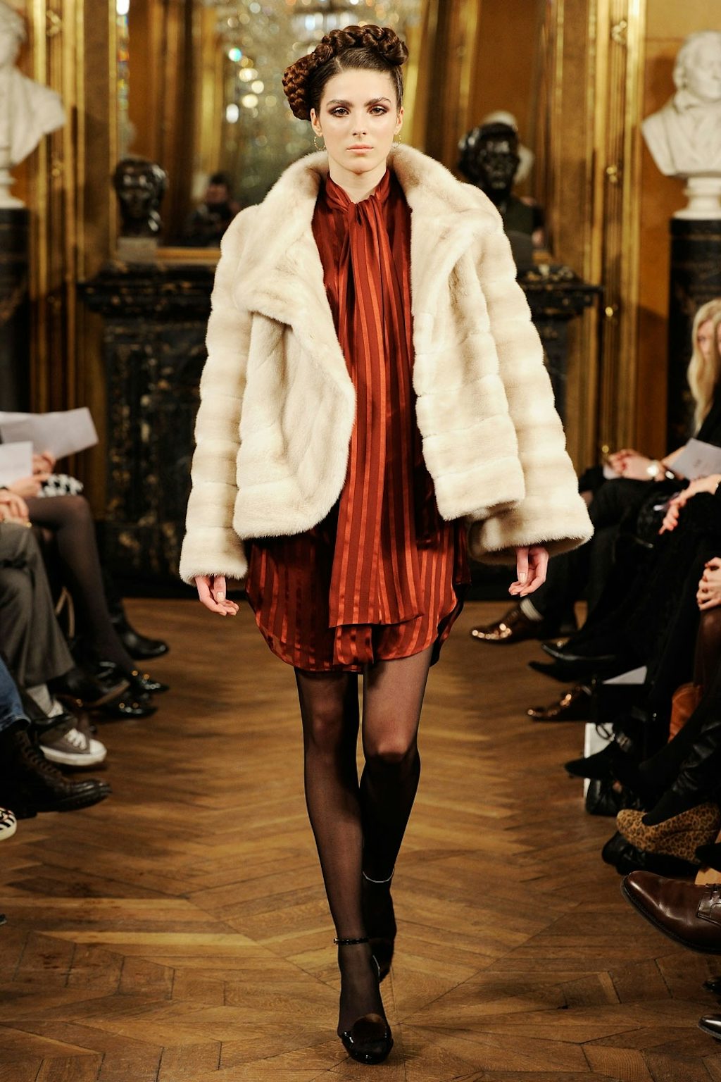 Pels: Kopenhagen Fur satte ekstra fokus på deres pelse. De havde nemlig inviteret internationale upcoming designere til at fortolke brug af pels. Flere designere, for eksempel By Malene Birger, Spon Diogo, Ole Yde (billedet) o... Pels: Kopenhagen Fur satte ekstra fokus på deres pelse. De havde nemlig inviteret internationale upcoming designere til at fortolke brug af pels. Flere designere, for eksempel By Malene Birger, Spon Diogo, Ole Yde (billedet) o...