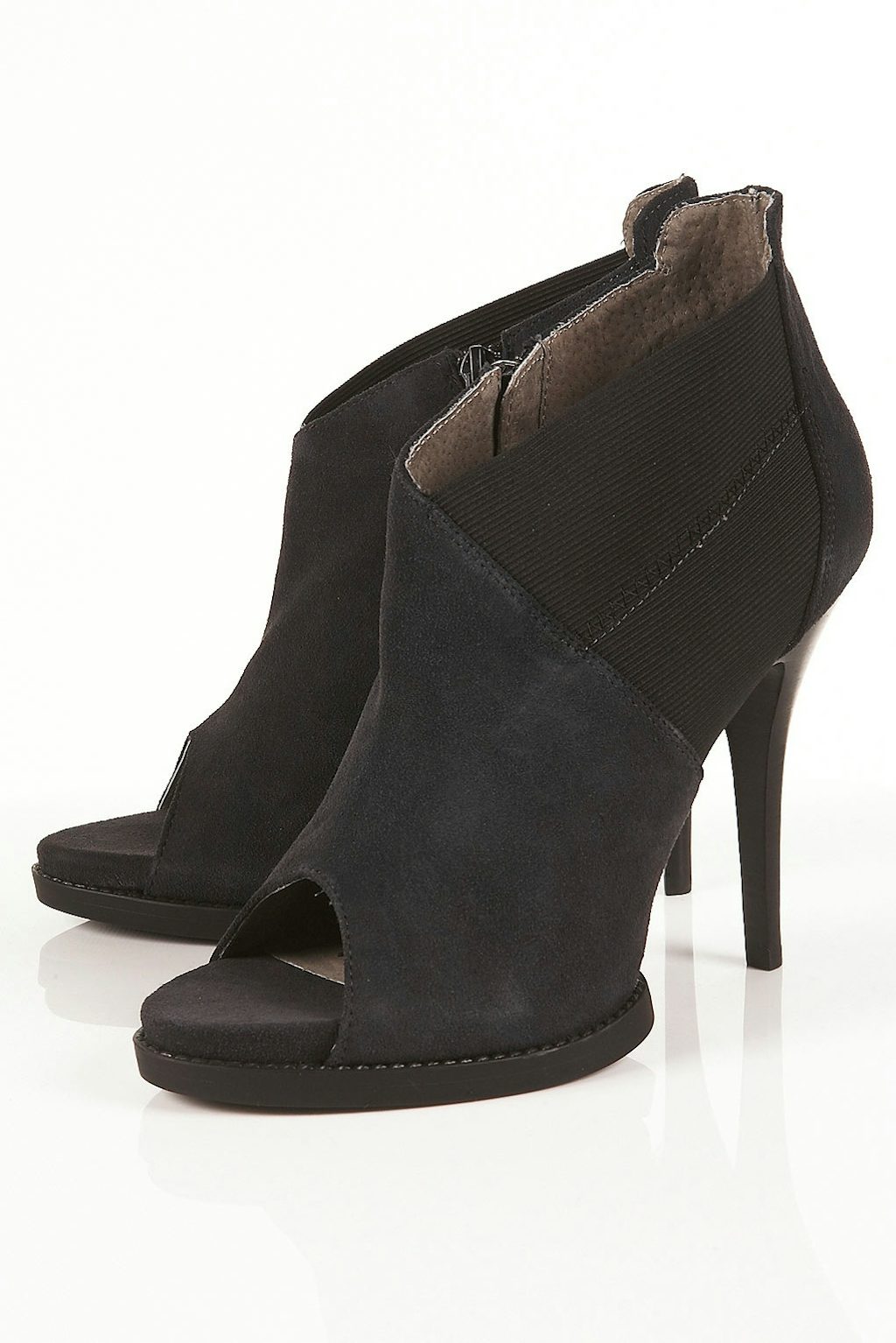 Sko fra Topshop til ca. 745 kr. hos http://www.topshop.com/webapp/wcs/stores/servlet/ProductDisplay?beginIndex=0&viewAllFlag=&catalogId=33057&storeId=12556&productId=2115444&langId=-1&sort_field=Relevance&categoryId... Sko fra Topshop til ca. 745 kr. hos http://www.topshop.com/webapp/wcs/stores/servlet/ProductDisplay?beginIndex=0&viewAllFlag=&catalogId=33057&storeId=12556&productId=2115444&langId=-1&sort_field=Relevance&categoryId...