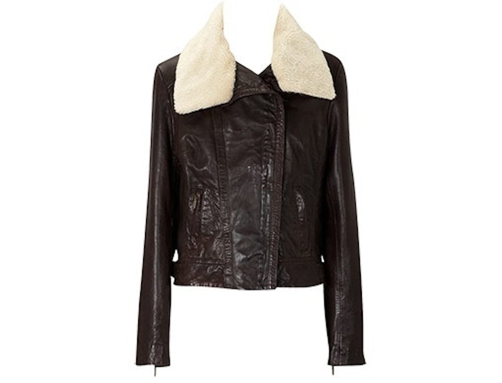Jakke fra Oasis til ca. 1.405 kr. hos Oasis-stores.com. Jakke fra Oasis til ca. 1.405 kr. hos Oasis-stores.com.