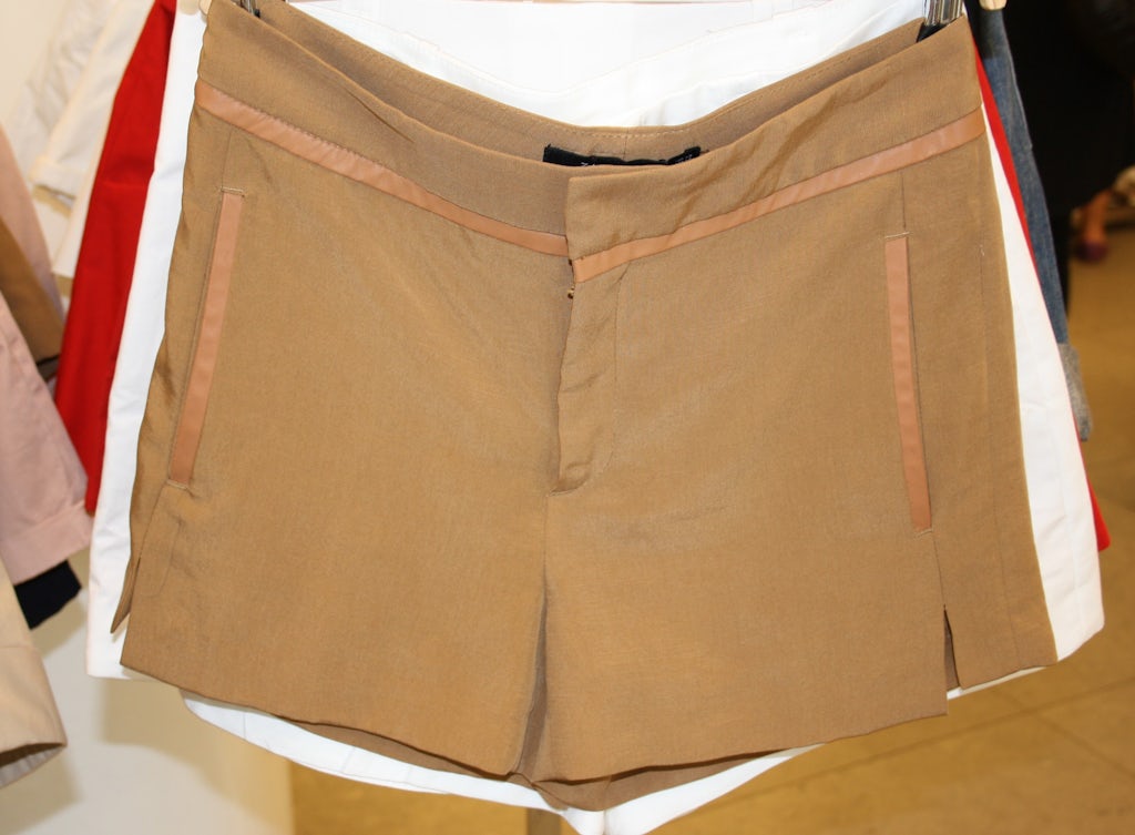 Shorts fra Zara NU: 229 kr. FØR: 299 kr. hos Zara, Vimmelskaftet 28, København K. Shorts fra Zara NU: 229 kr. FØR: 299 kr. hos Zara, Vimmelskaftet 28, København K.