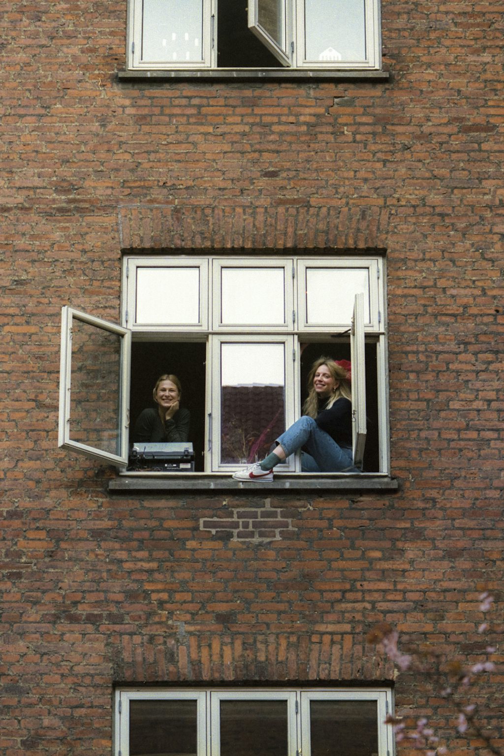 April-2020-Nikon-F3-Kordak-Portra-400-Social-Distancing-25
