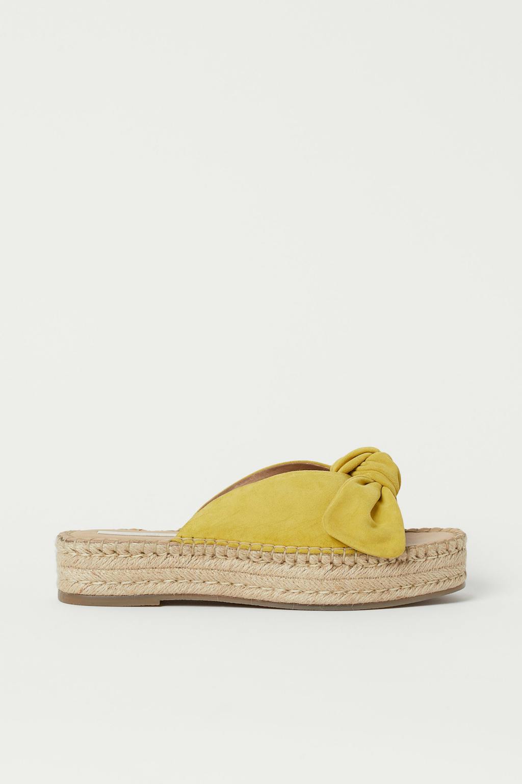 h&m gule sandaler med fine detaljer