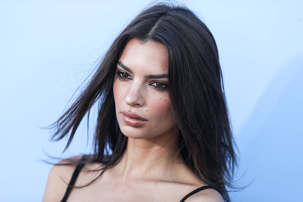 Hår pg serum til Emily Ratajkowski