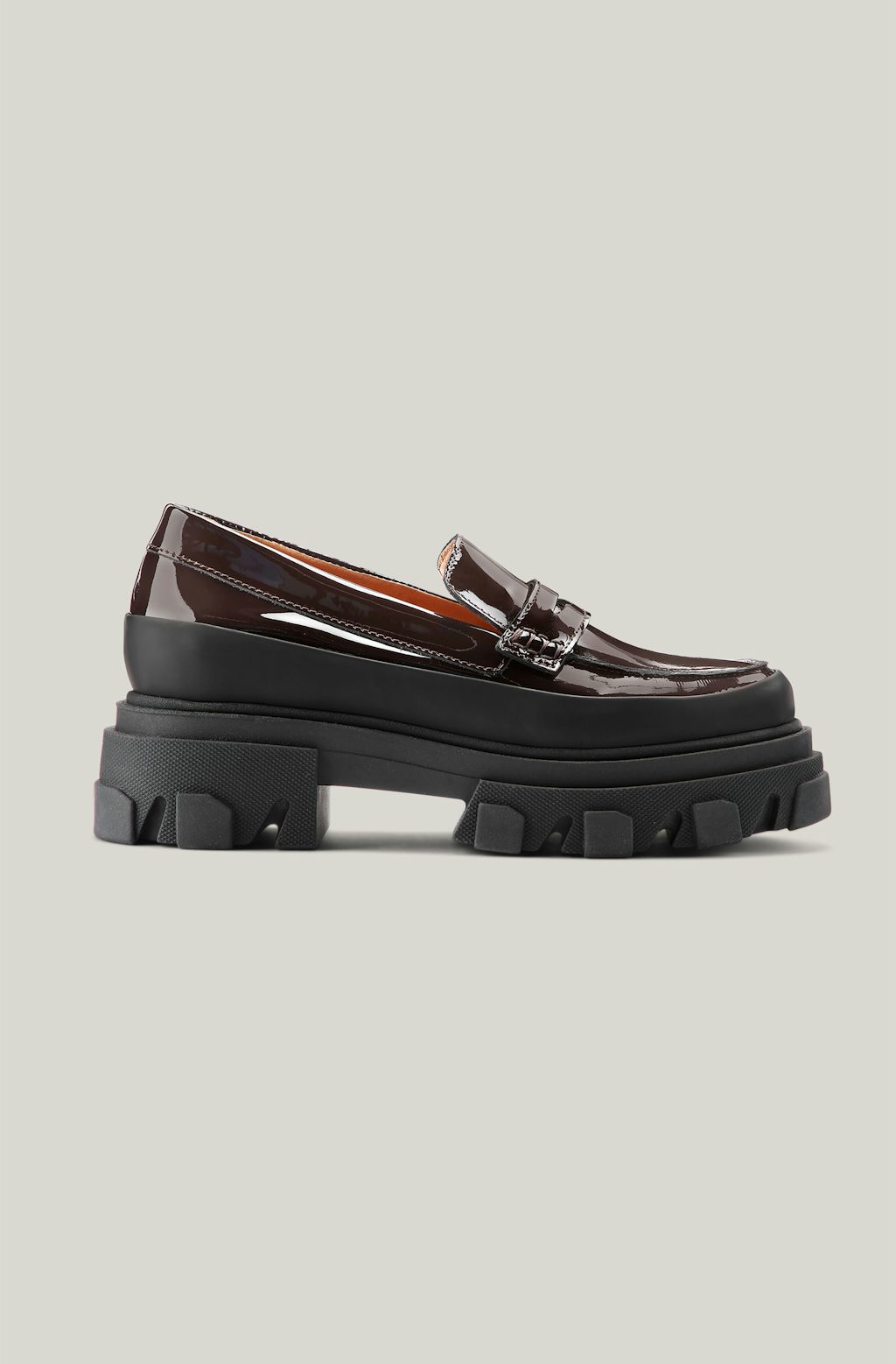 S1618-897-1 Et par chunky loafers til hverdag og fest.