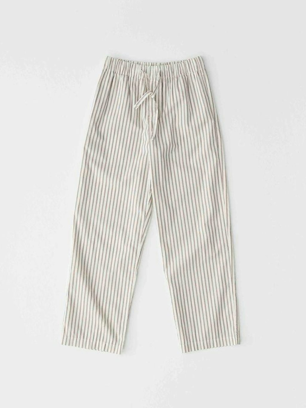 Stilleben_Tekla_Sleepwear_Hopper_Stripes_Pyjamas_Pants_Packshot_720x Brug dine natbukser på kontoret.