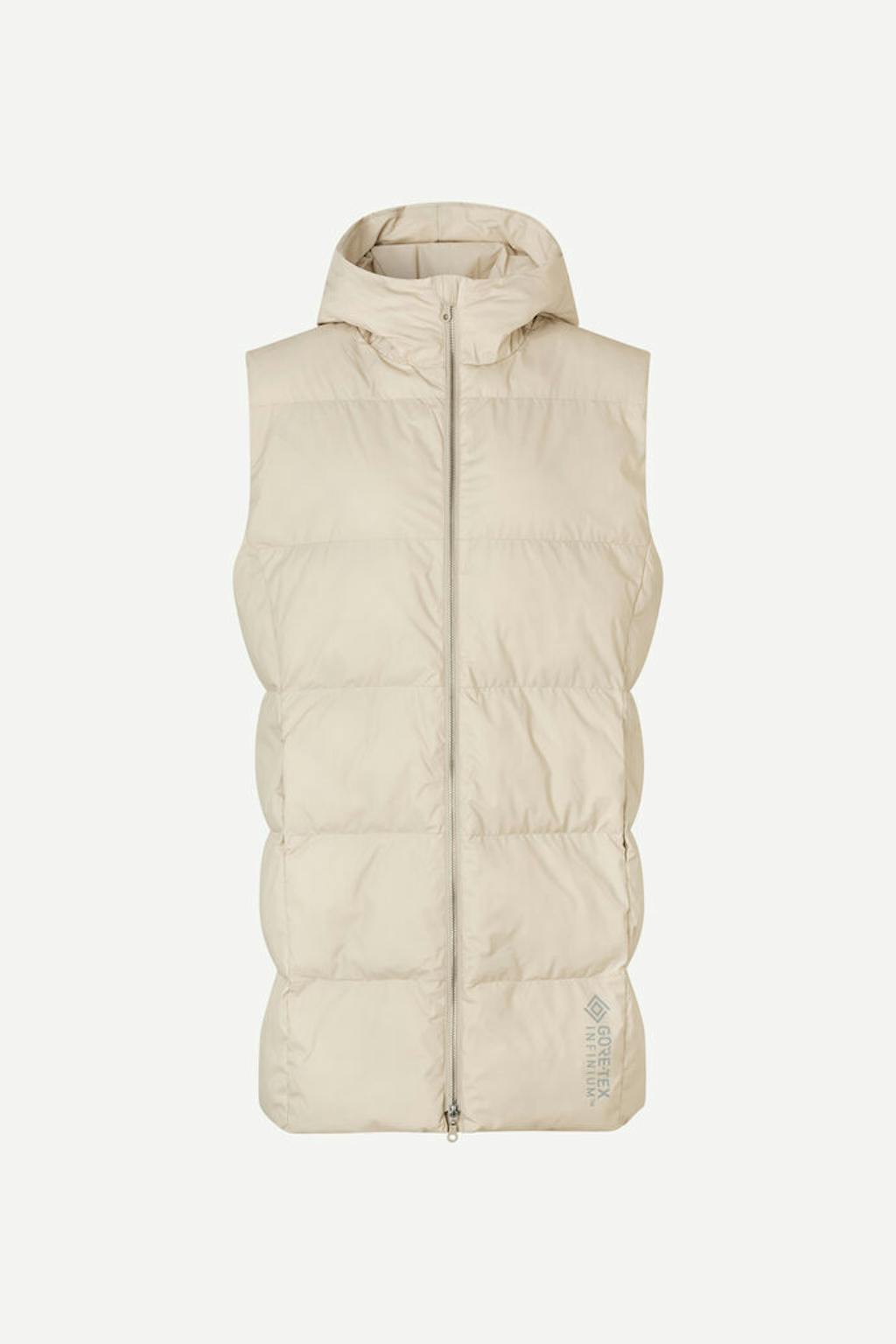 En lang vest kan holde dig varm i de kolde måneder. En lang vest kan holde dig varm i de kolde måneder.