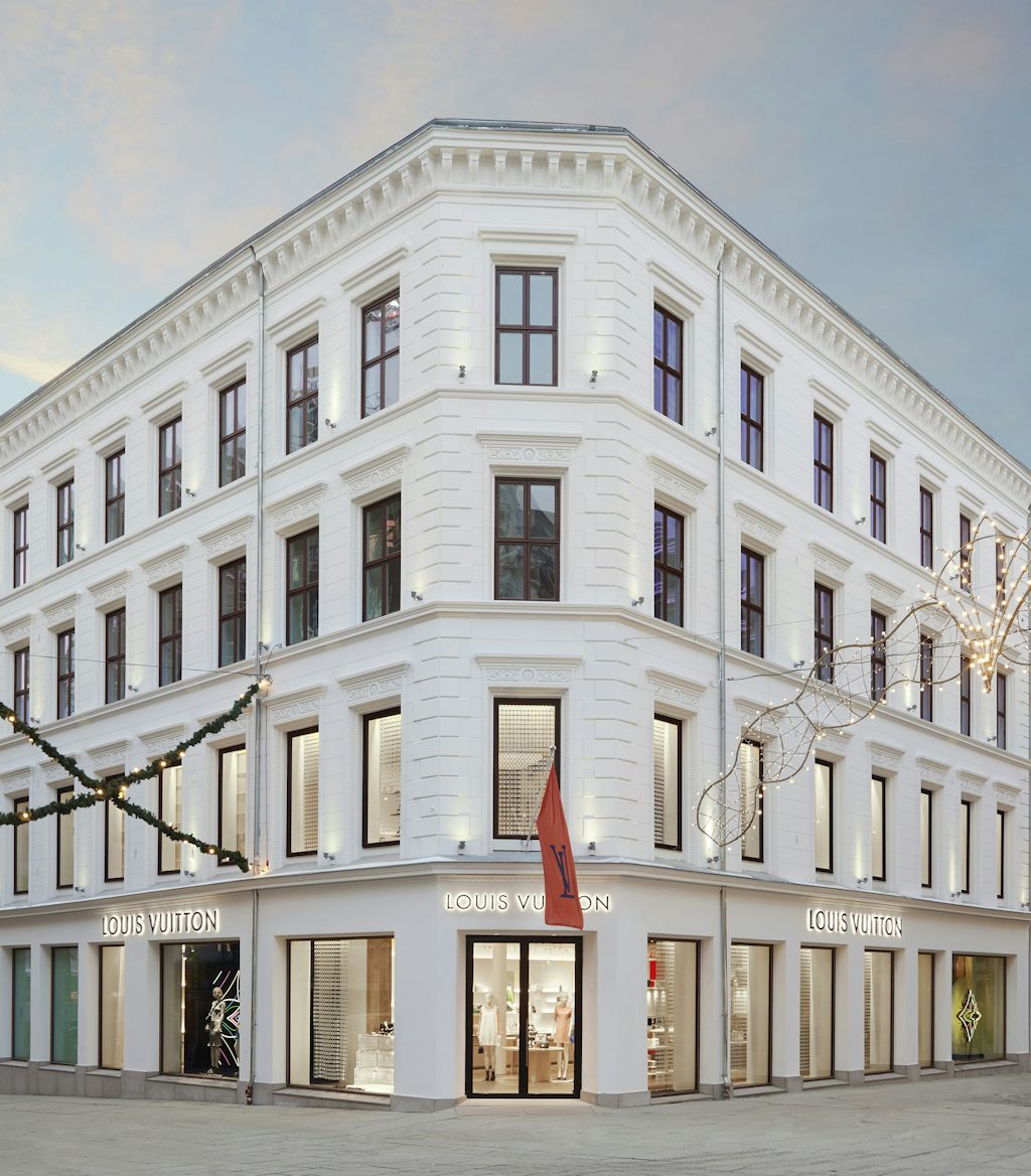 1.-Façade