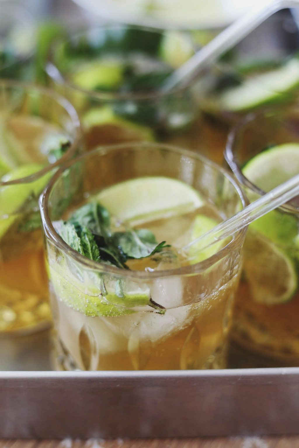 Mojito-med-mynte-og-lime-17 Mojito drink opskrift klassisk