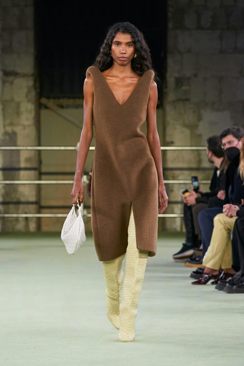 bottega-veneta-w22-041-be09d4