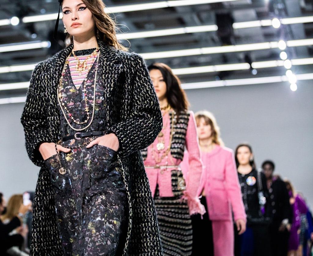03_2021-22_Metiers_d_art_show_Finale_copyright_CHANEL_3