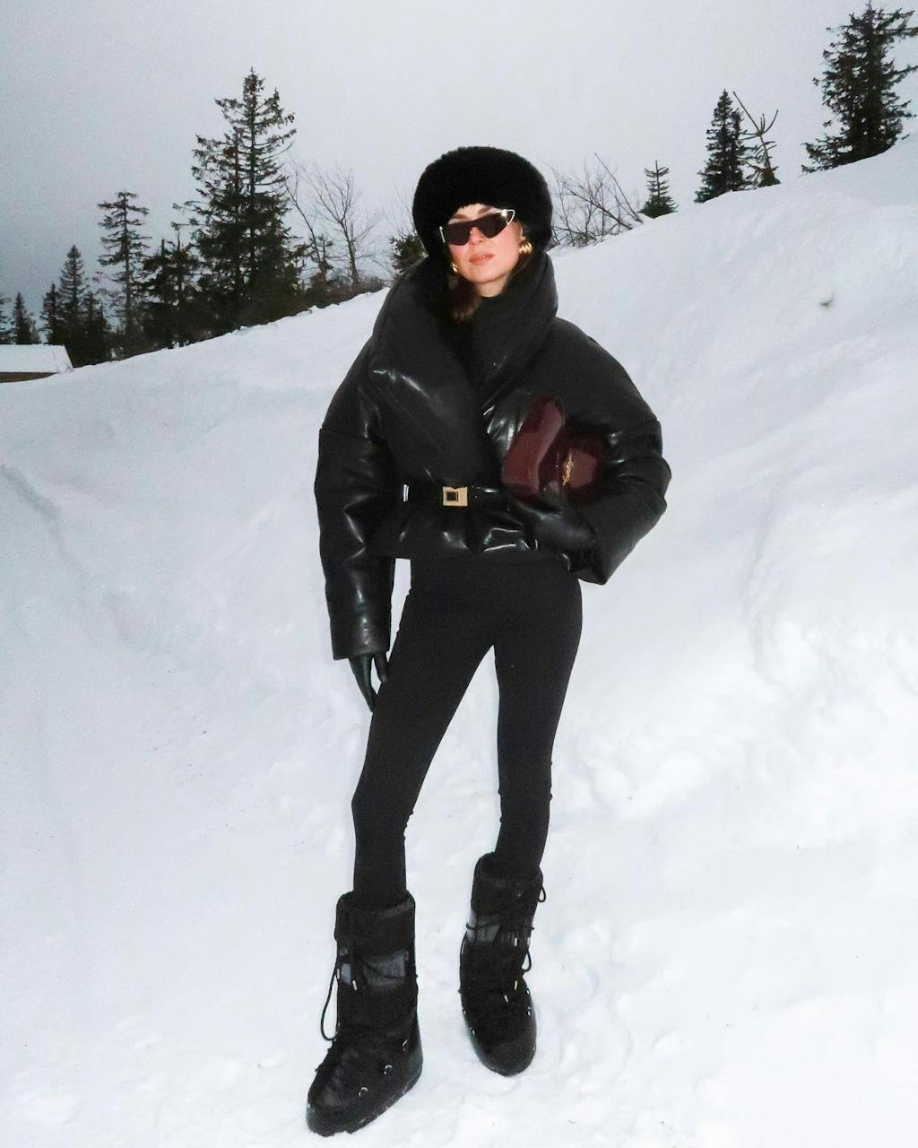 Photo by Nina Sandbech on January 14, 2024. May be an image of 1 person, boots, snowsuit, parka, skiing and snow.