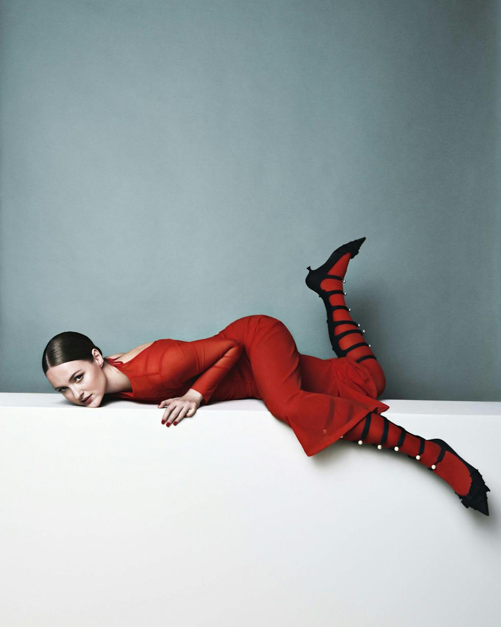 COSTUME Renate Reinsve