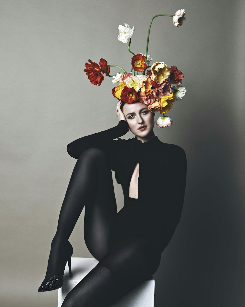 COSTUME Renate Reinsve