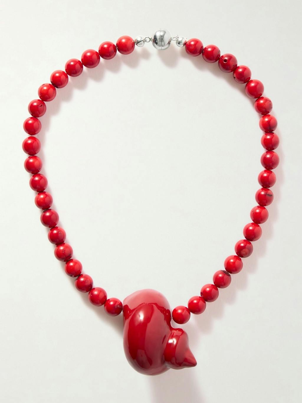 Rødt smykke