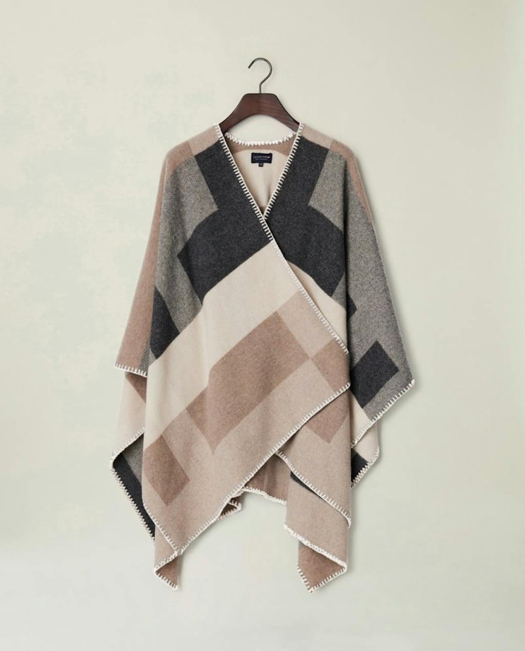 Poncho i resirkulert ullblanding Poncho i resirkulert ullblanding