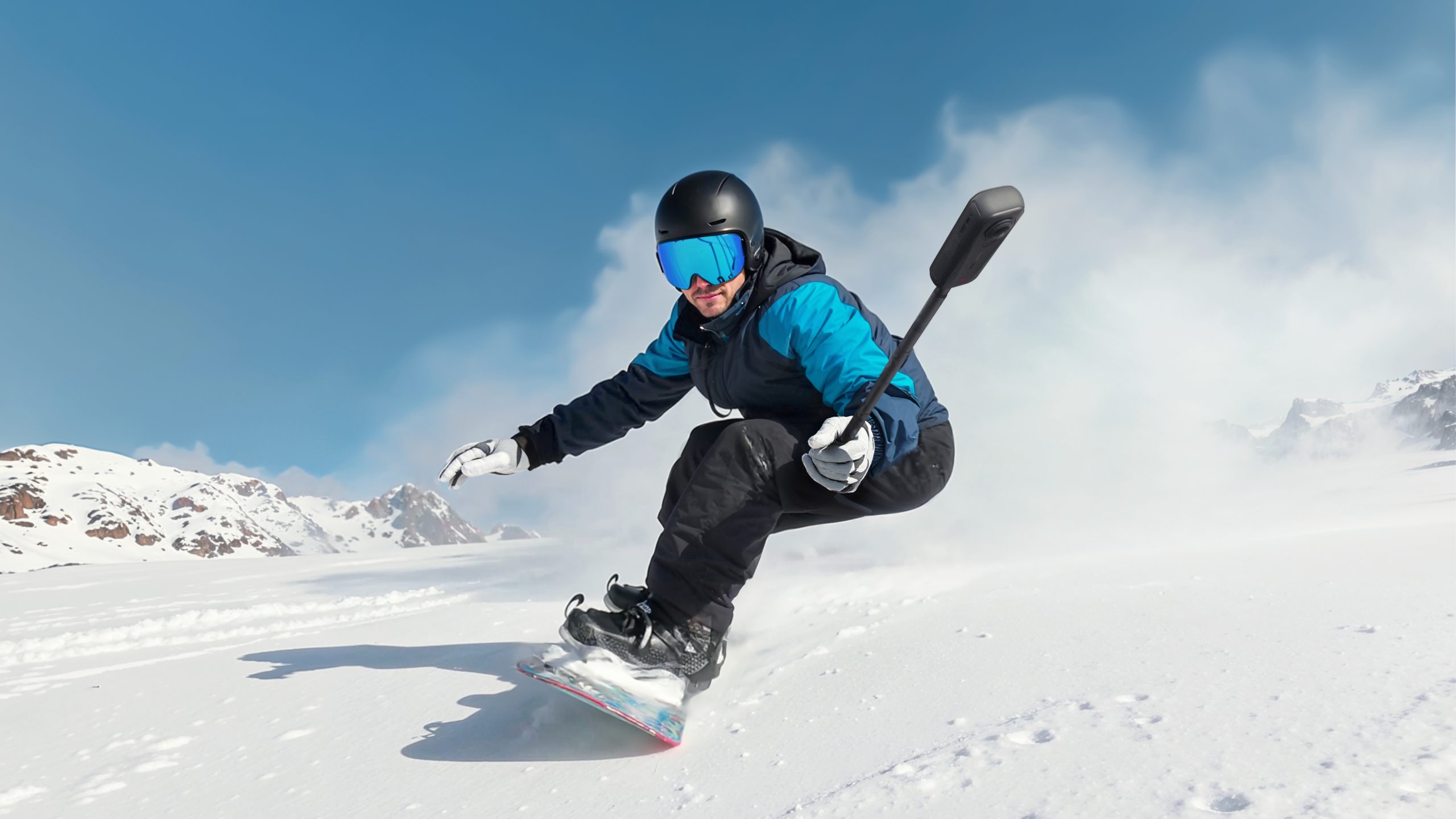 Selfie på snowboard med 360-graderskamera