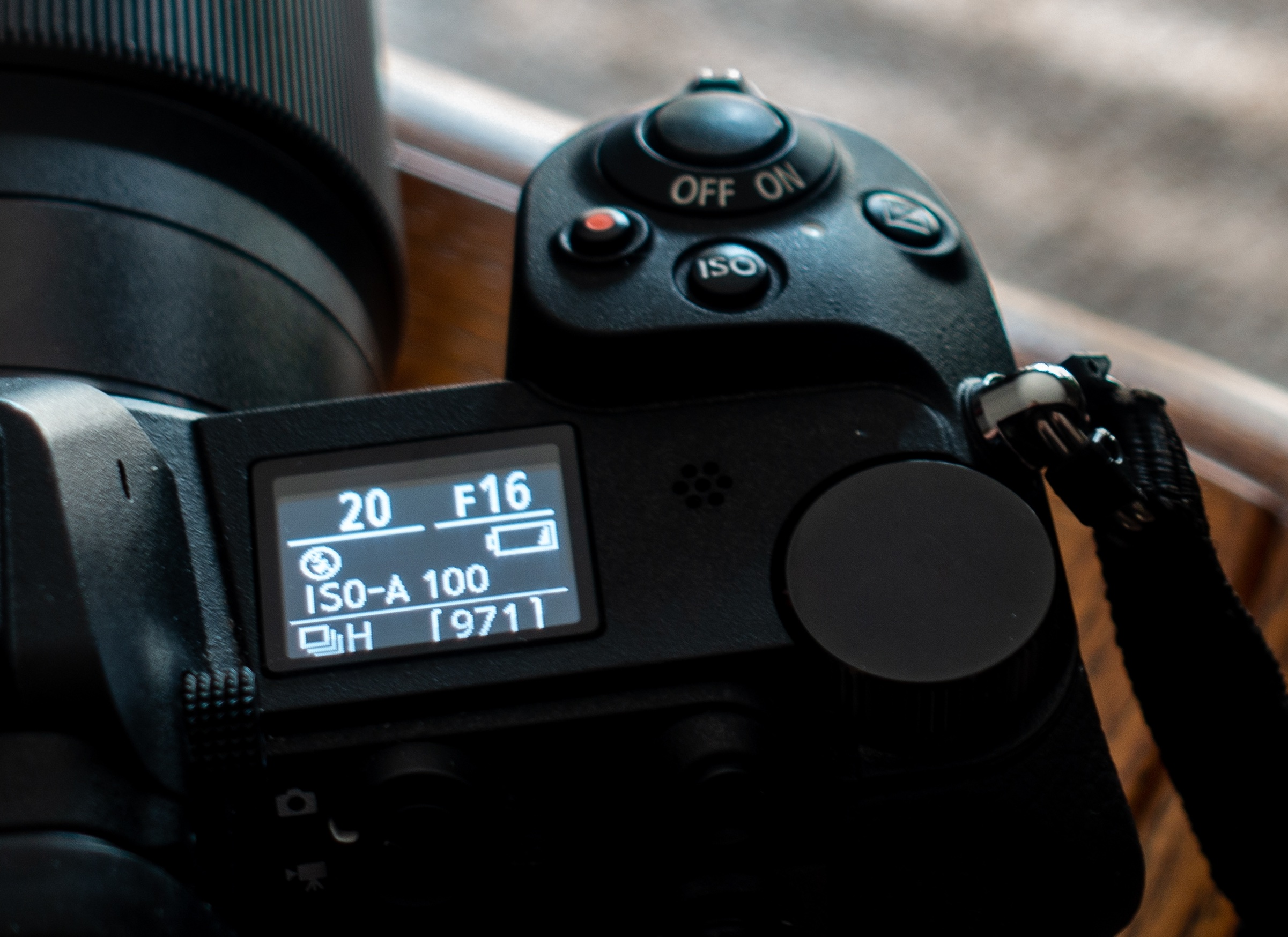 Kun akun kuvake näyttää enää yhtä palkkia, on aika säästää virtaa. 