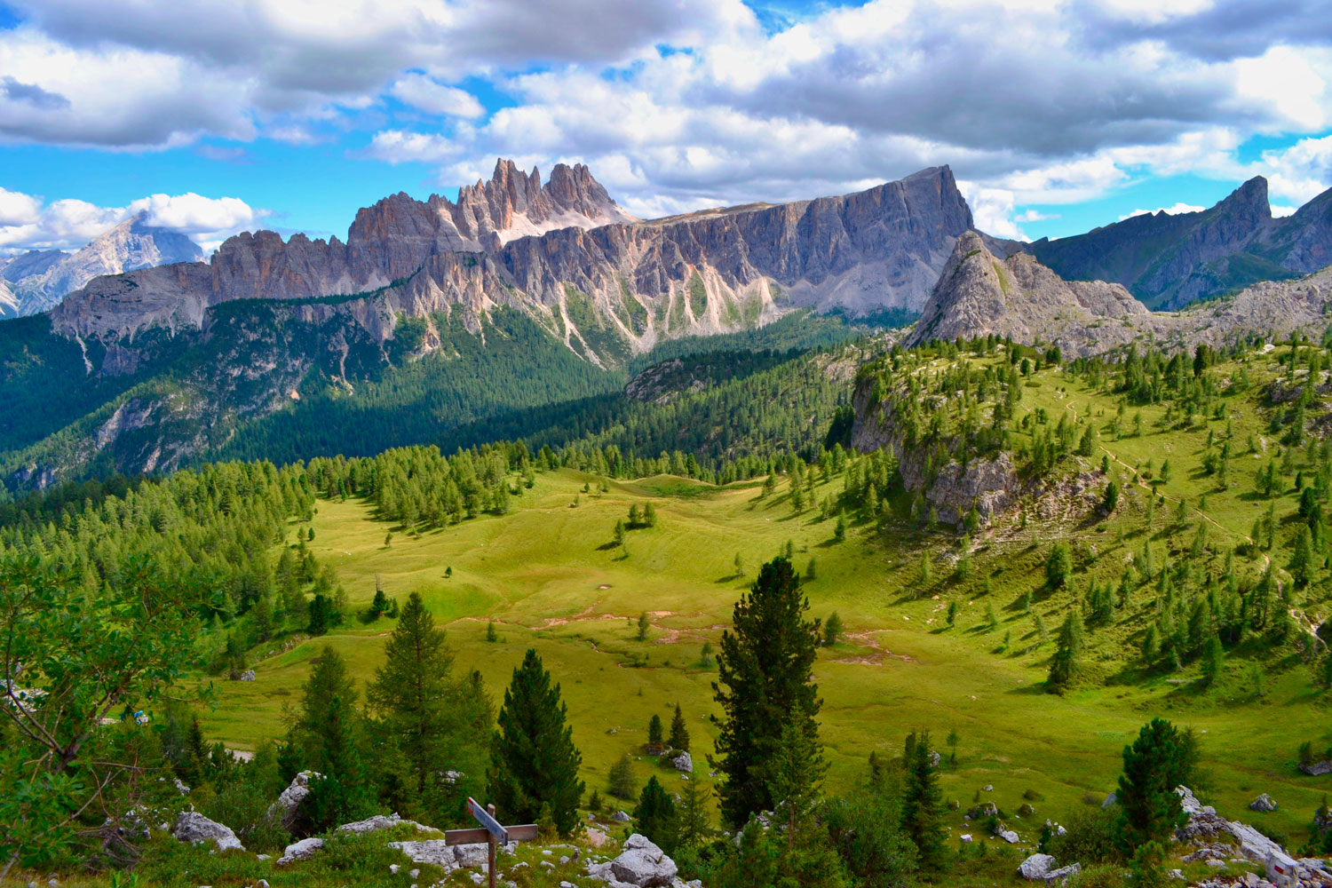 Når du sørger for at hyperfokalavstanden er riktig, blir landskapsbildet ditt skarpt.