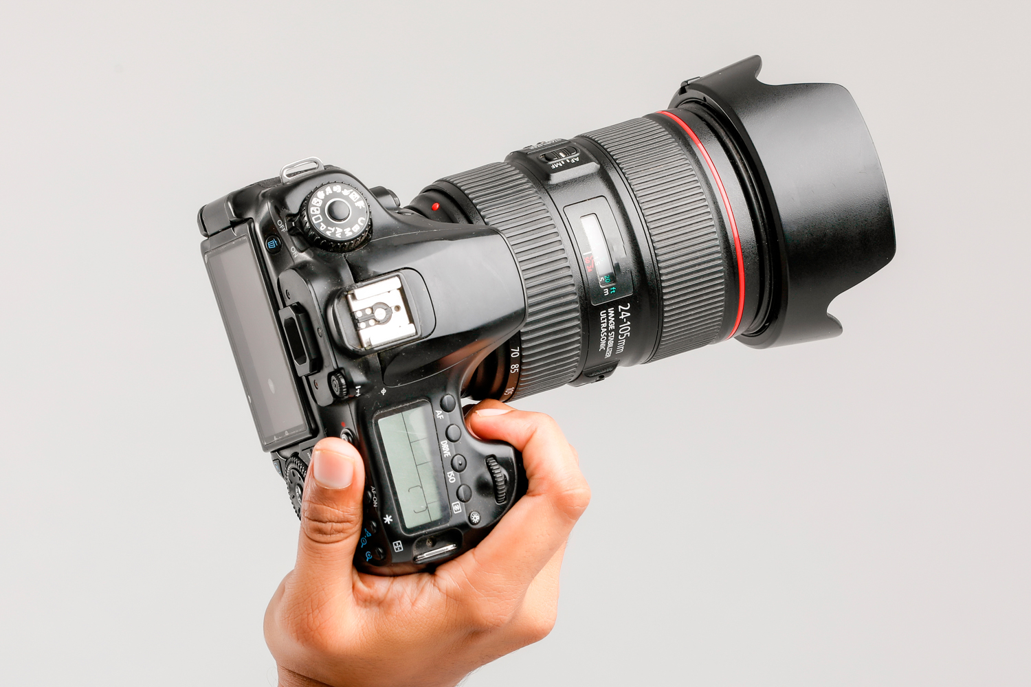 Även om kameran ser perfekt ut kan det finnas brister och slitage som döljs under ytan.