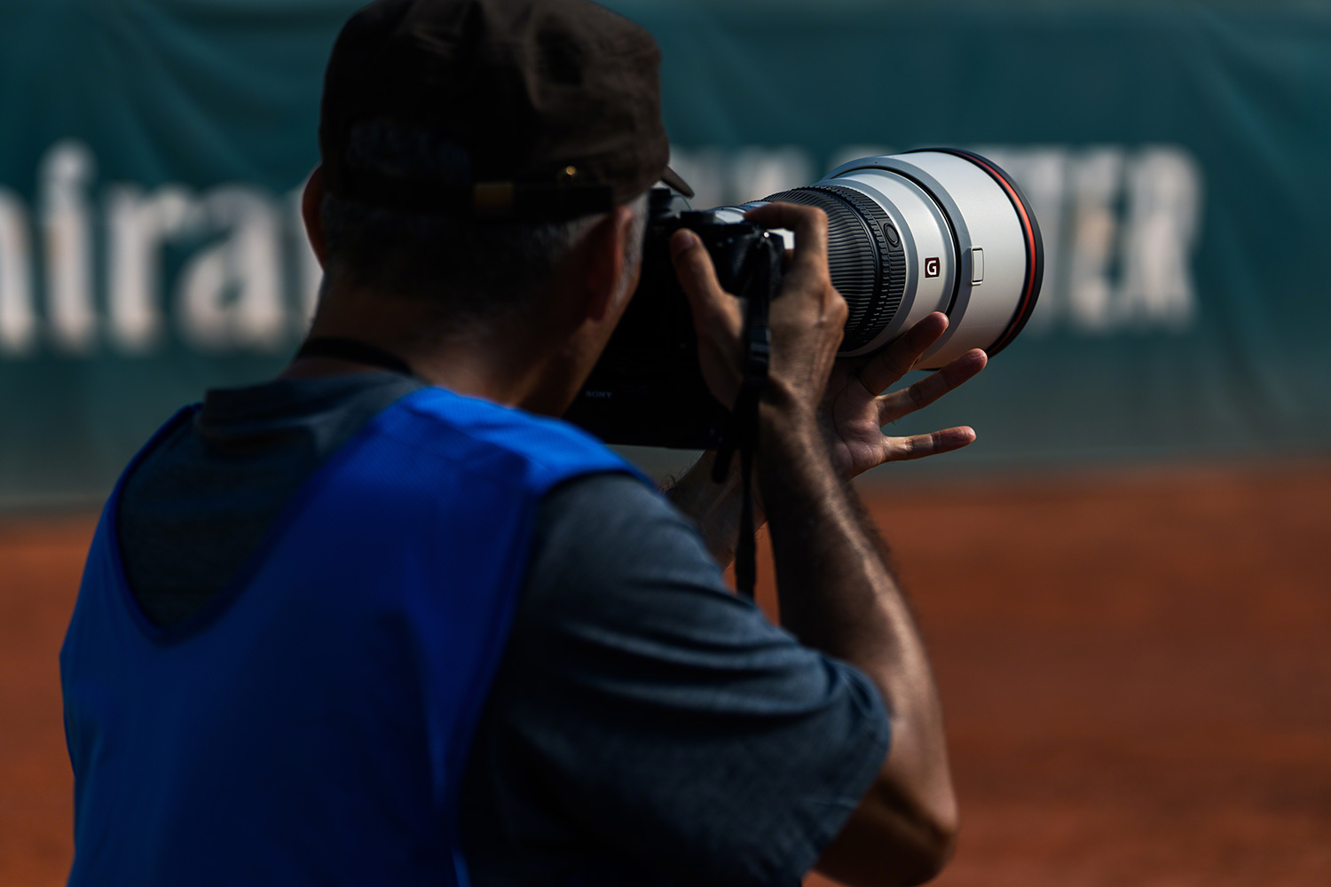 Fotograf med Sony FE 300 mm F2.8 GM OSS