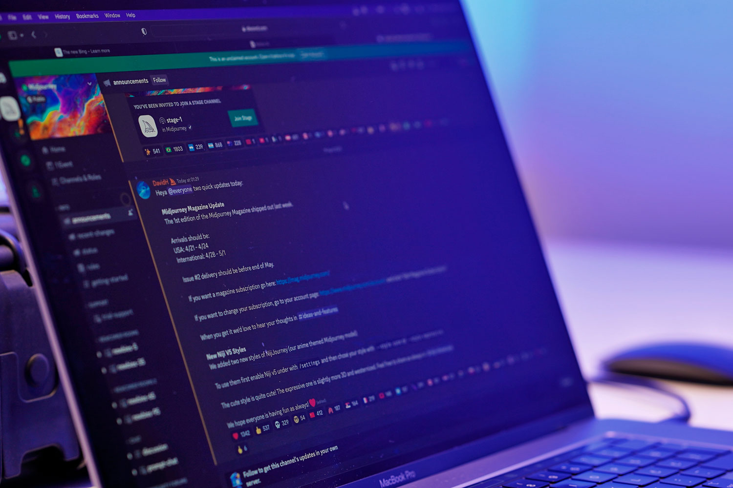 Via kunstig intelligens omsætter Midjourneys chat-robot din beskrivelse til et billede.