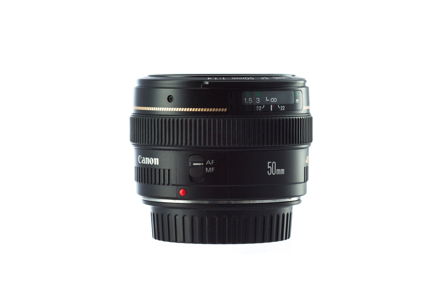 Et 50 mm-objektiv gjengir proporsjonene slik øyet ser dem, og er derfor ideelt til portretter.