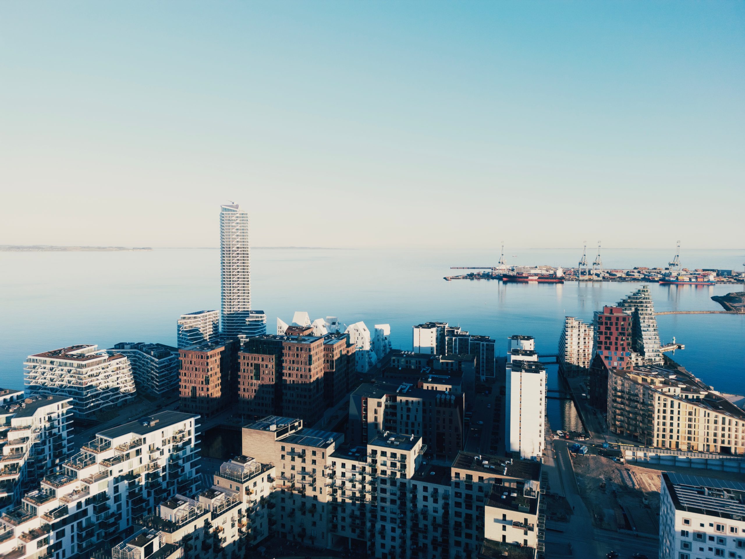 Danmarks högsta byggnad finns i hamnen i Århus.