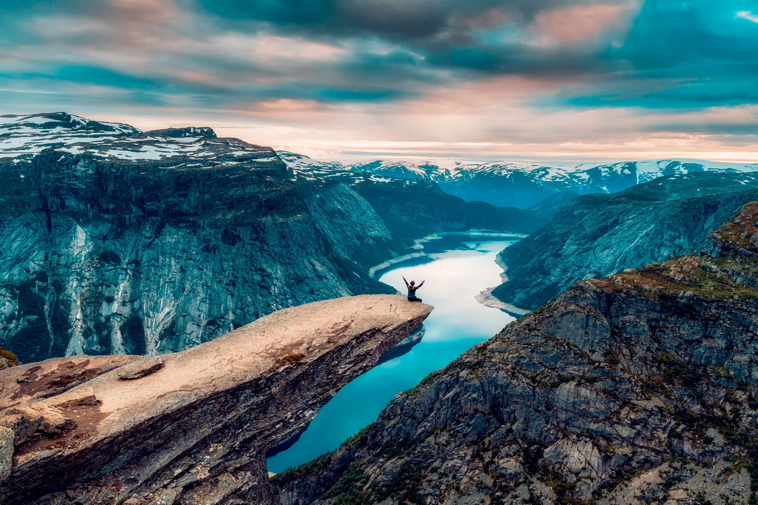 Et af de Norges mange spektakulære naturscenarier.