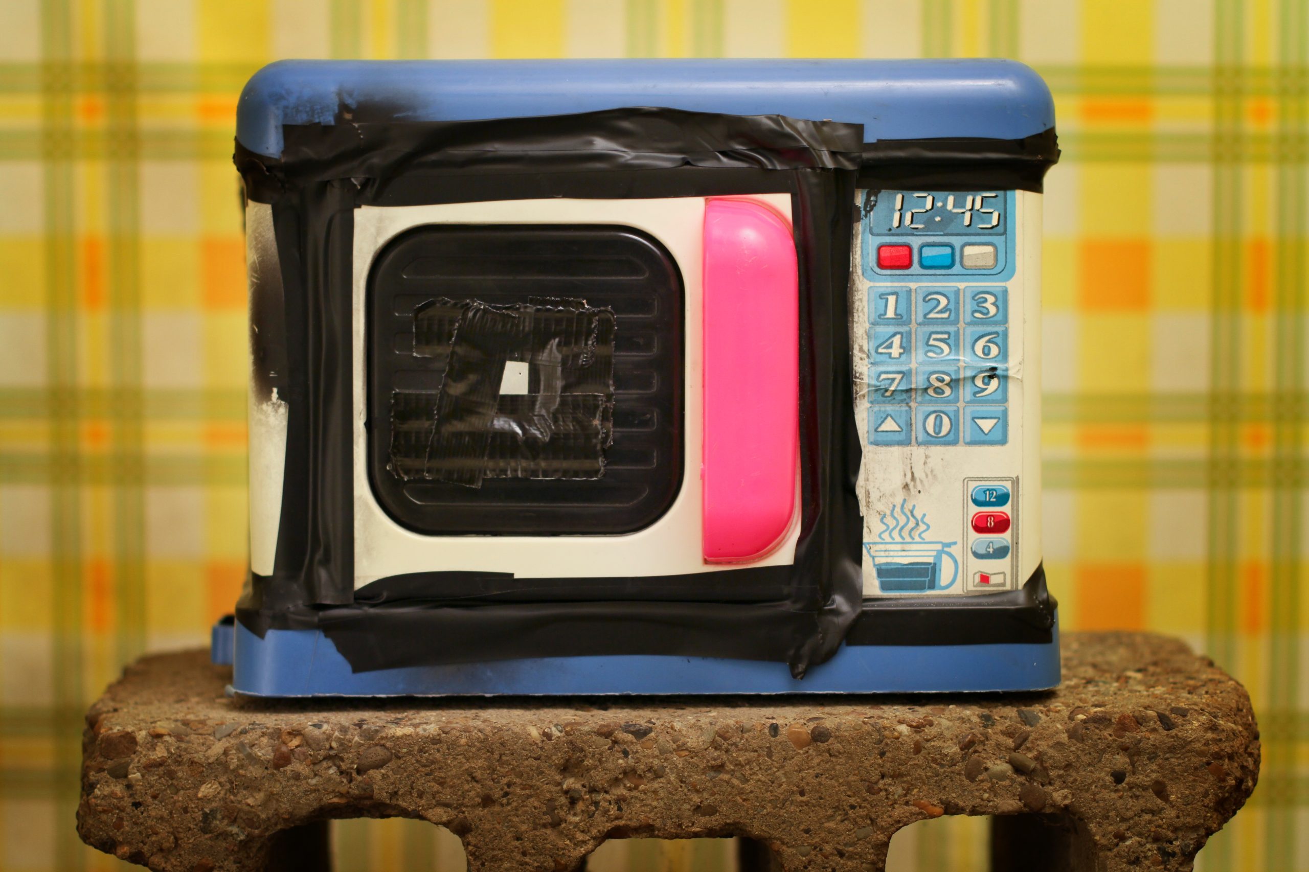 Neulanreikäkamera voi olla monta eri muotoa.