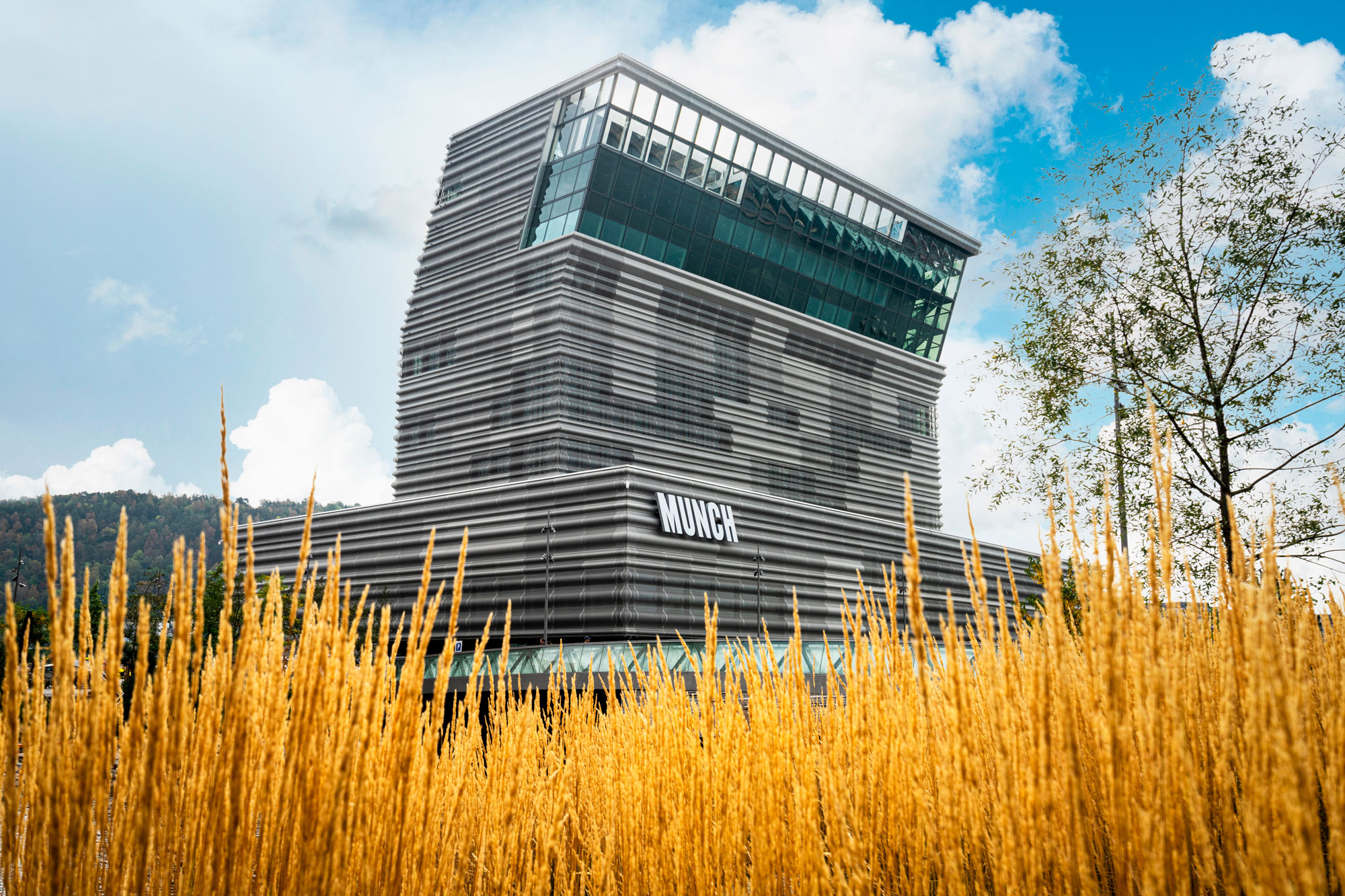 Den vakre arkitekturen huser malerier av Norges største billedkunstner.