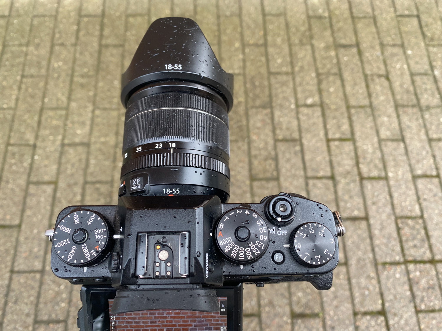 Zoomobjektiv inställt på 18&nbsp;mm