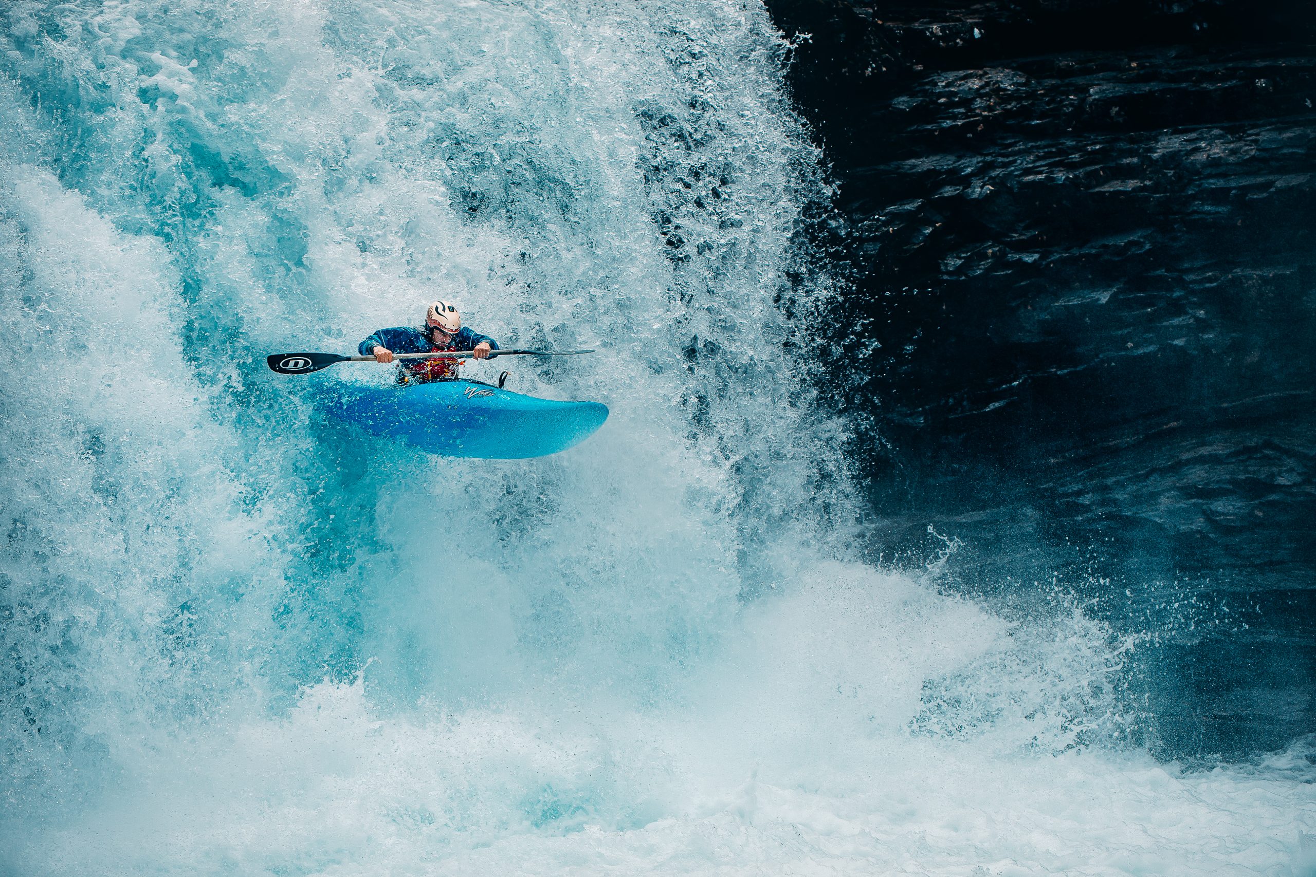 Extrem kajakpaddling i Voss i Norge.