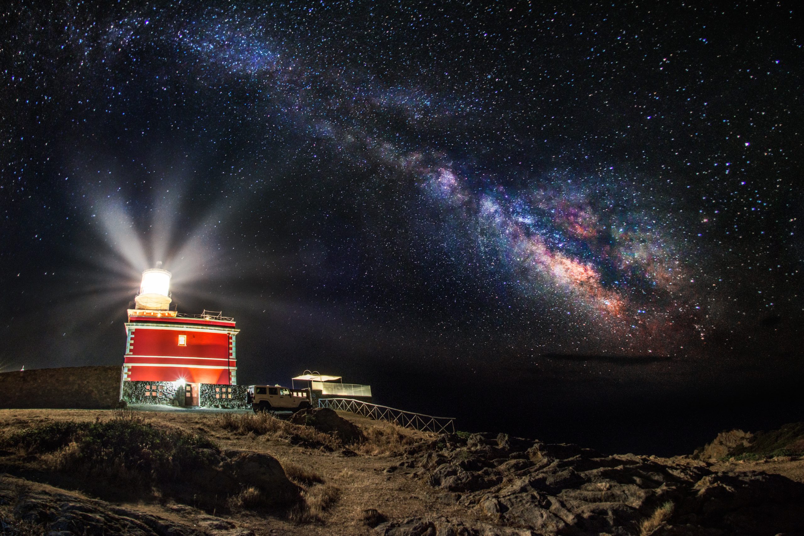 Tähtikuva pitkällä valotusajalla.