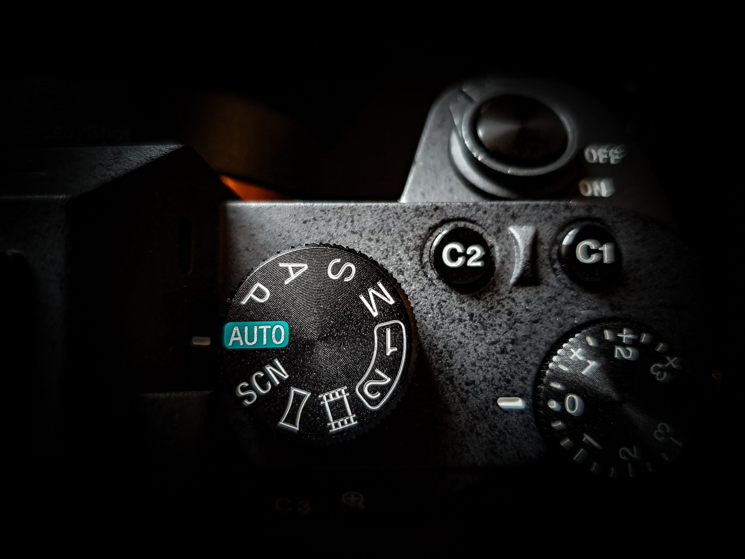 Kameran valintakiekko. 