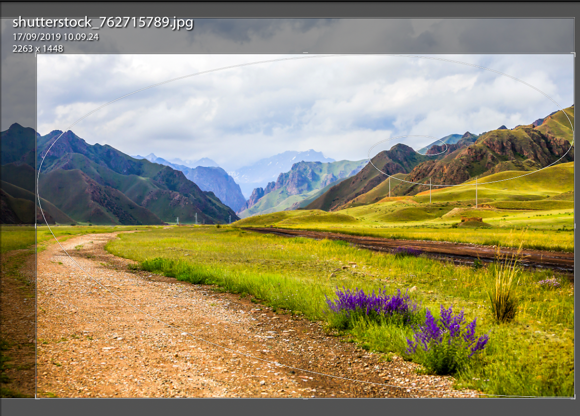 Leikkaaminen apuviivojen avulla