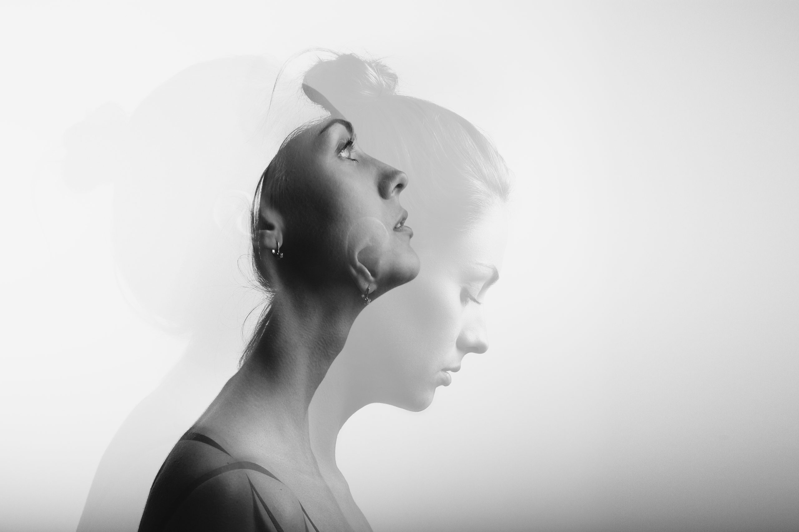 Dubbelexponering av kvinna.