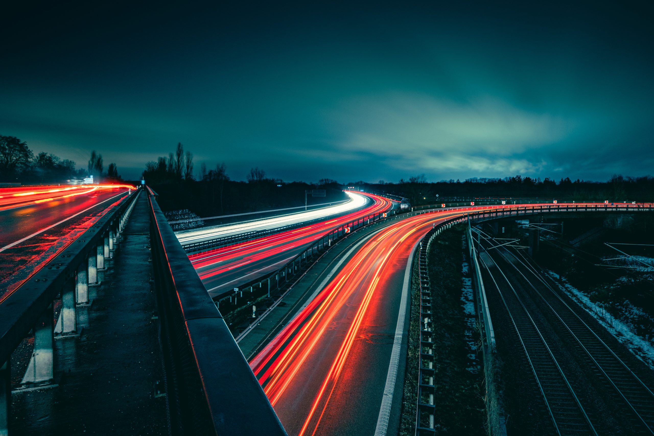 autojen valojuovat aikavalotus