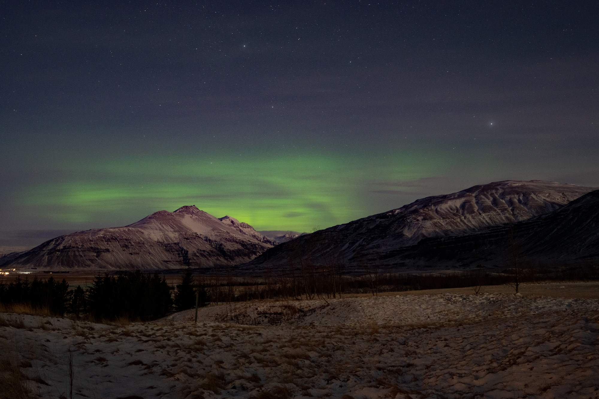 Landskabsbillede med tydeligere nordlys