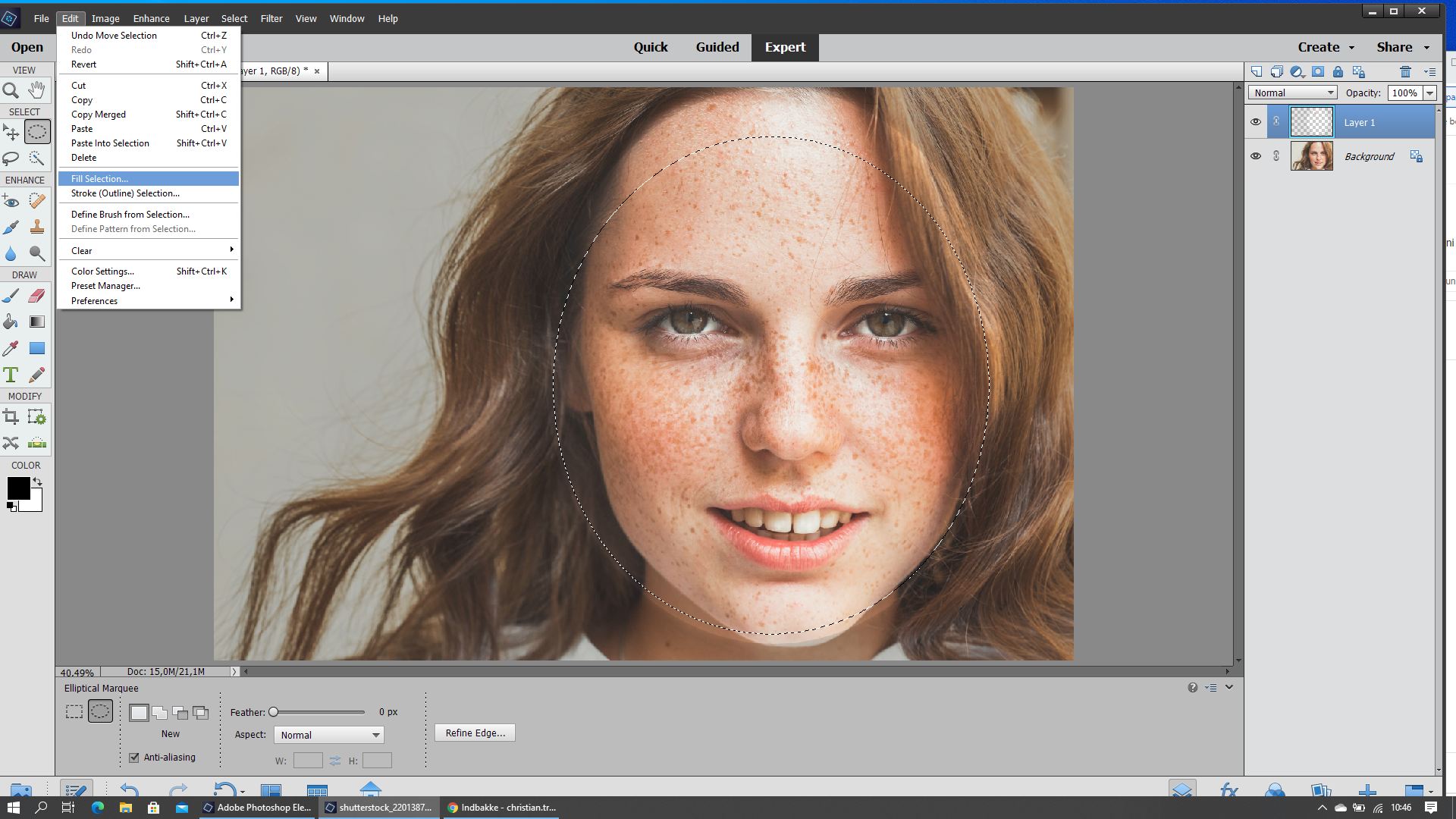 Portrett av kvinne blir behandlet i Photoshop Elements.