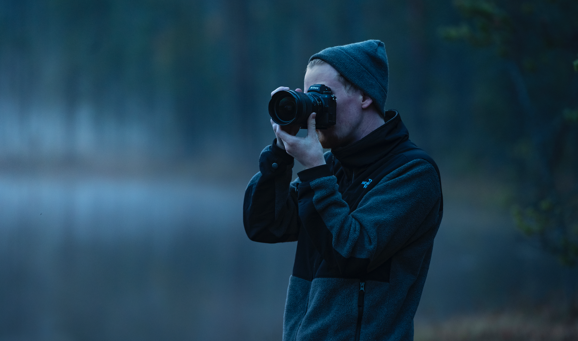 Mand med Nikon Z 7 II