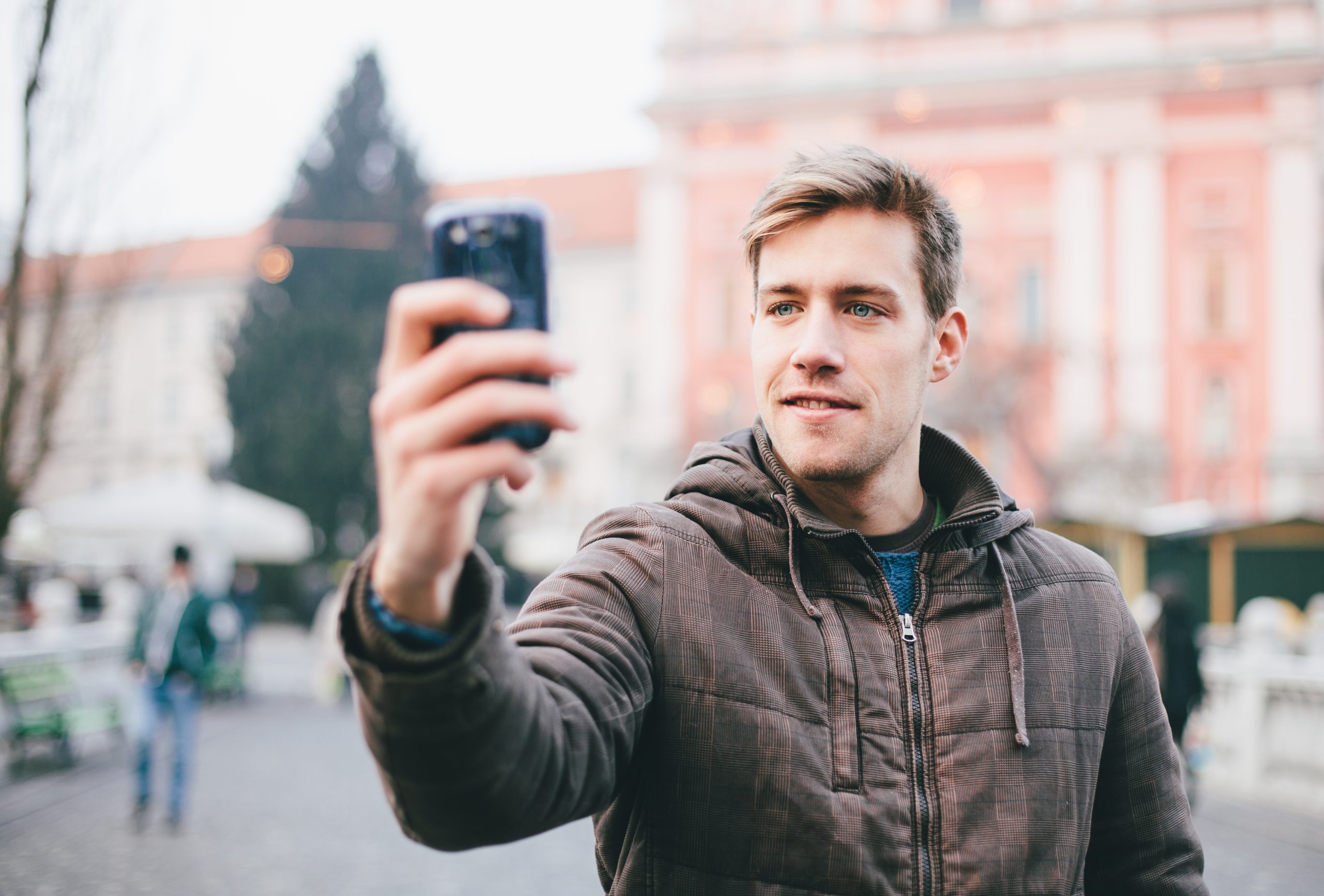 Lär dig att ta bra porträttbilder med mobilen