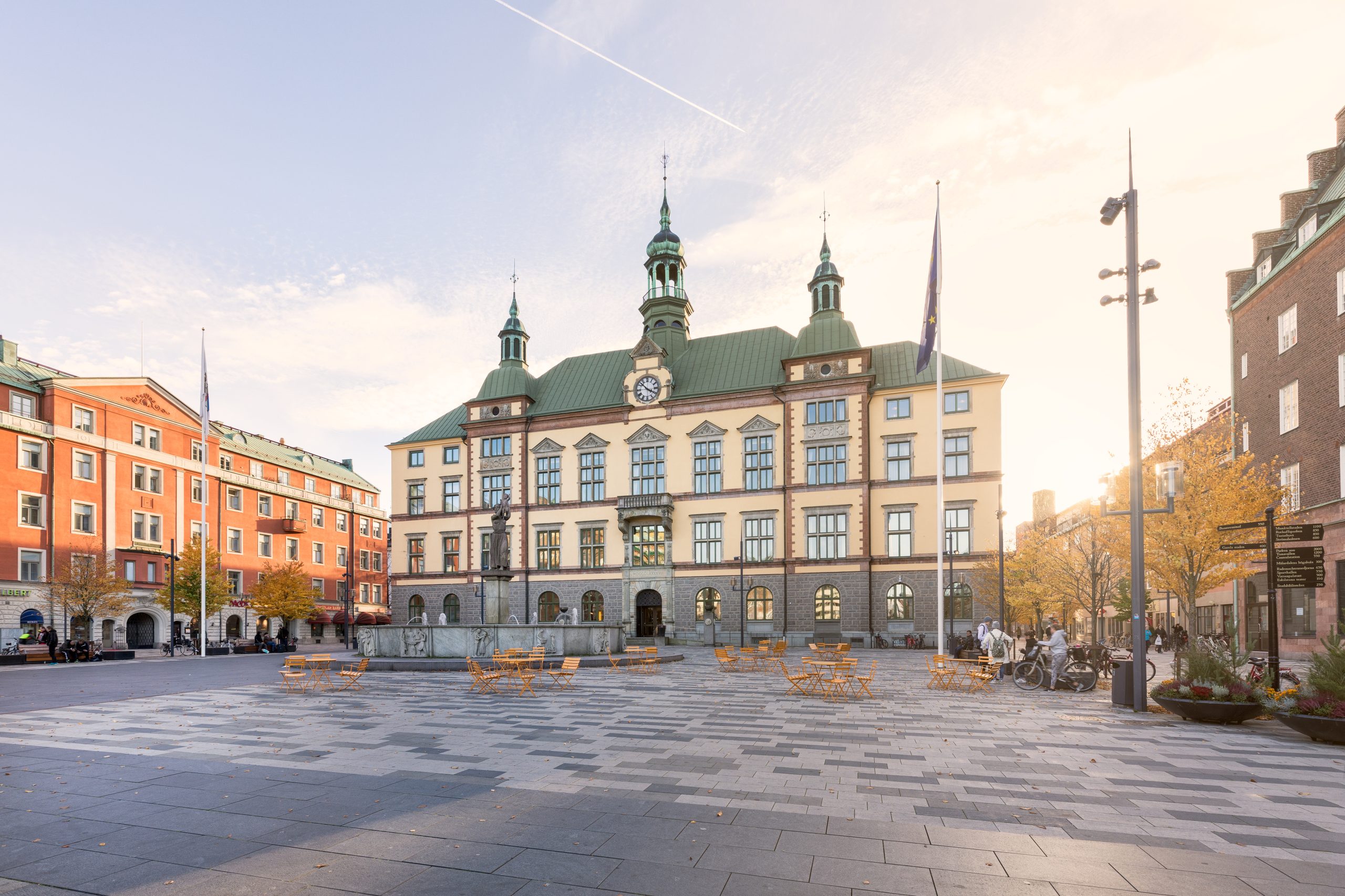 Fotografera byggnader utan störtande linjer