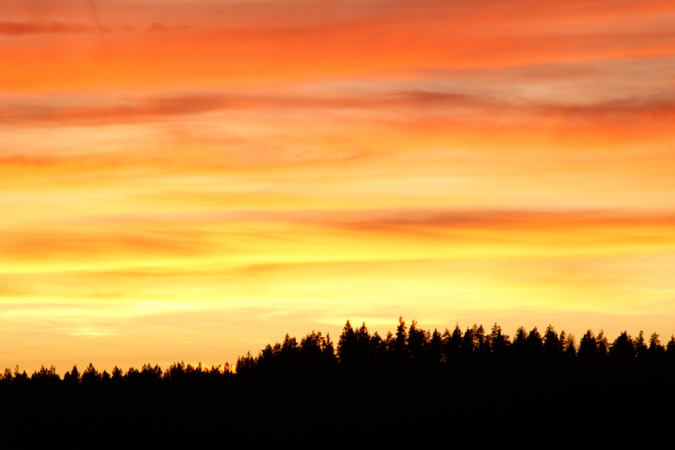 Pilviä auringonlaskussa