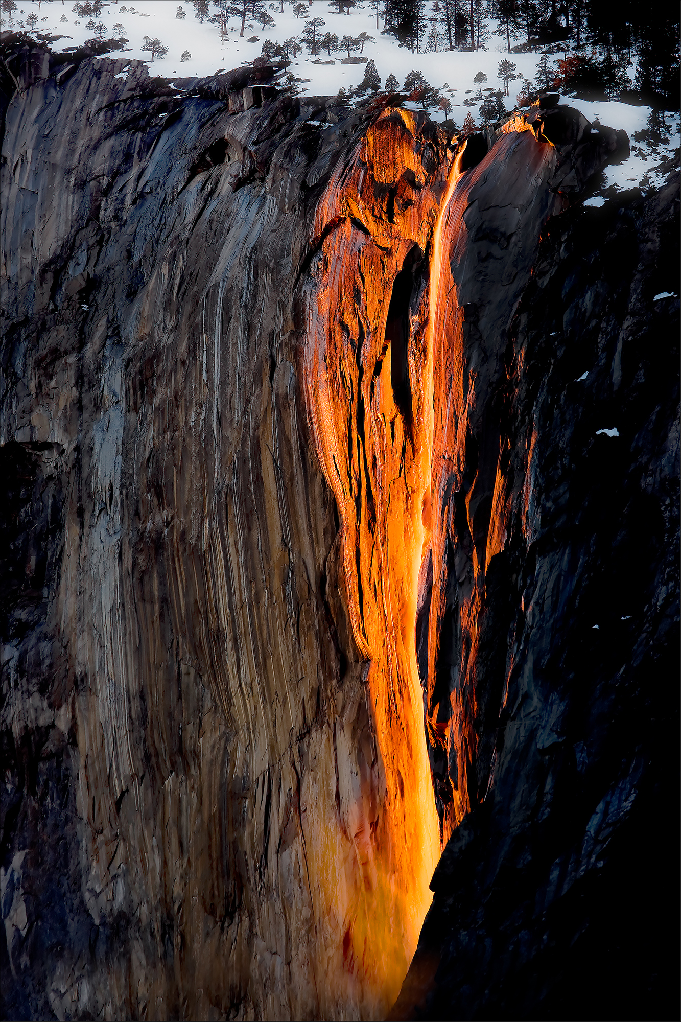 Solnedgang over Horsetail Falls i Yosemite nasjonalpark