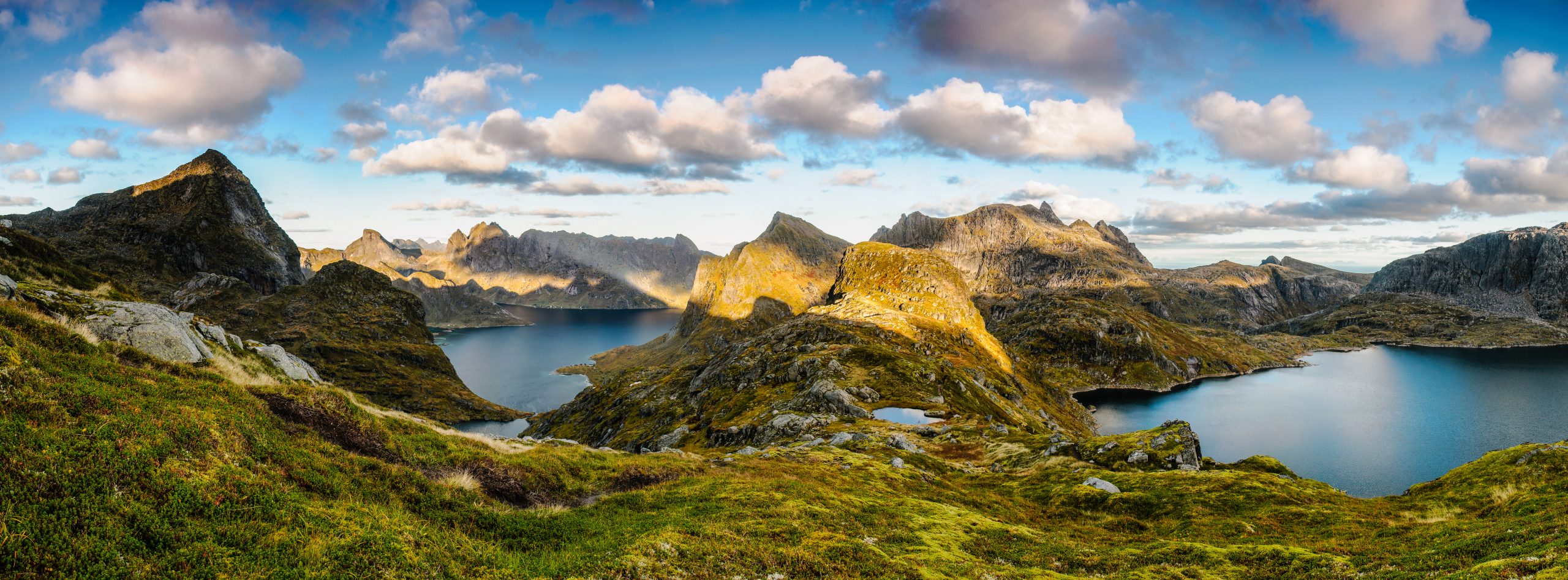 Storslaget landskap i Lofoten