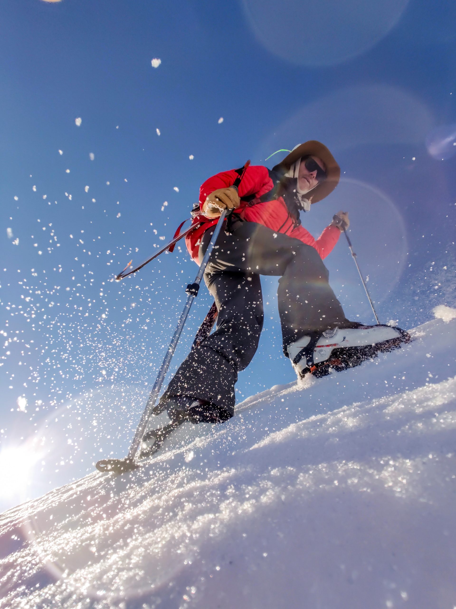 Landskapsbild med snö i förgrunden