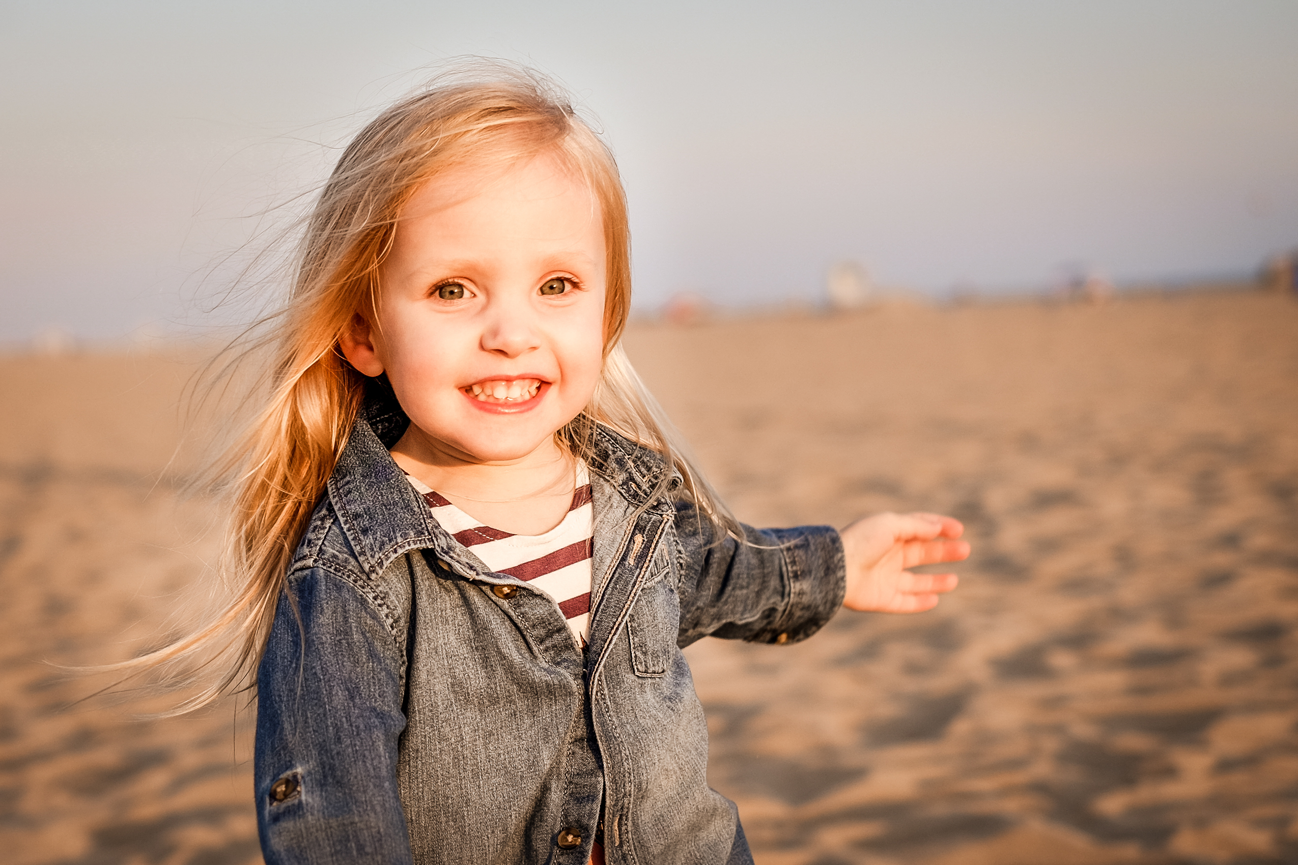 bilde av jente i den gylne time