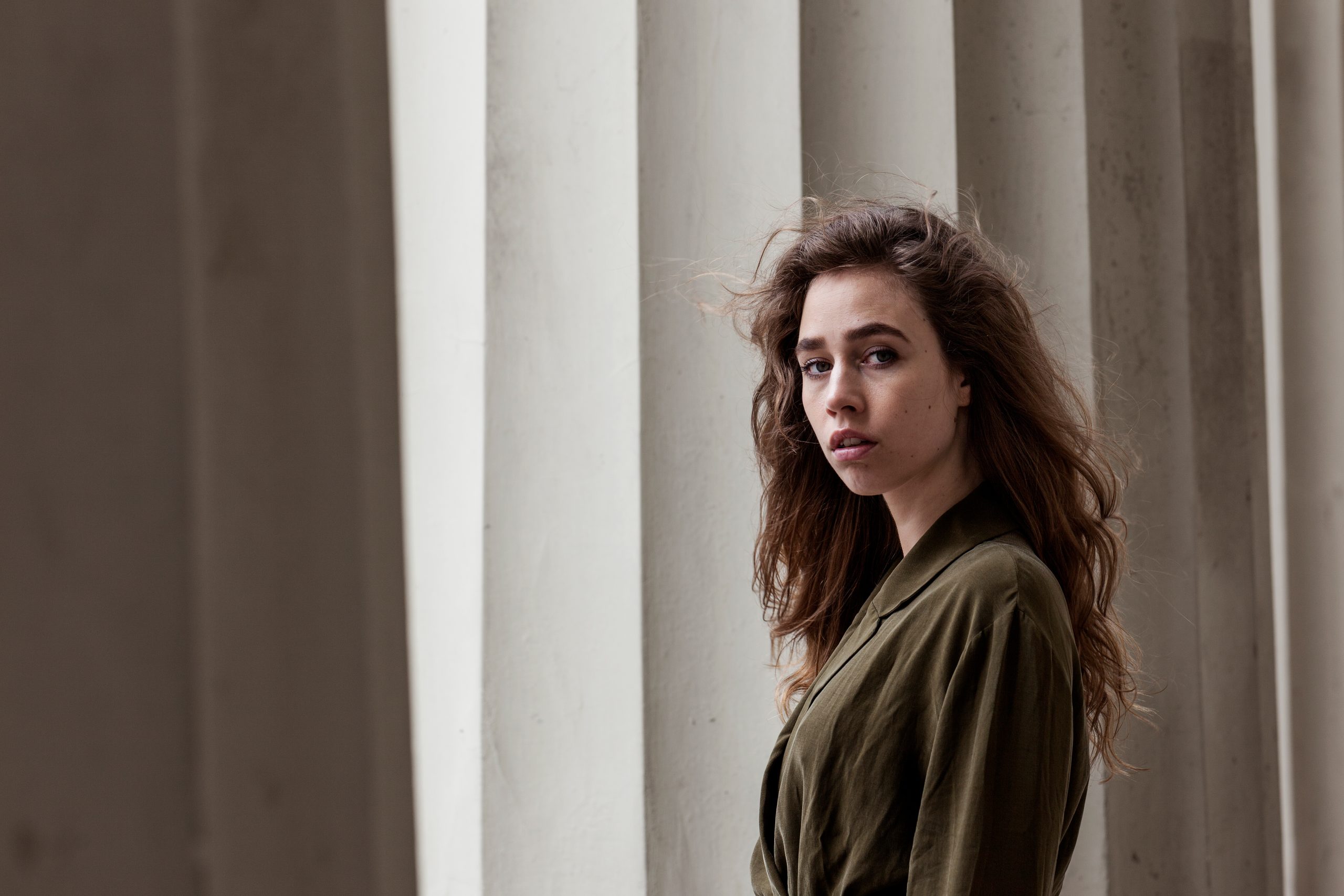 Portrætfoto af ung kvinde