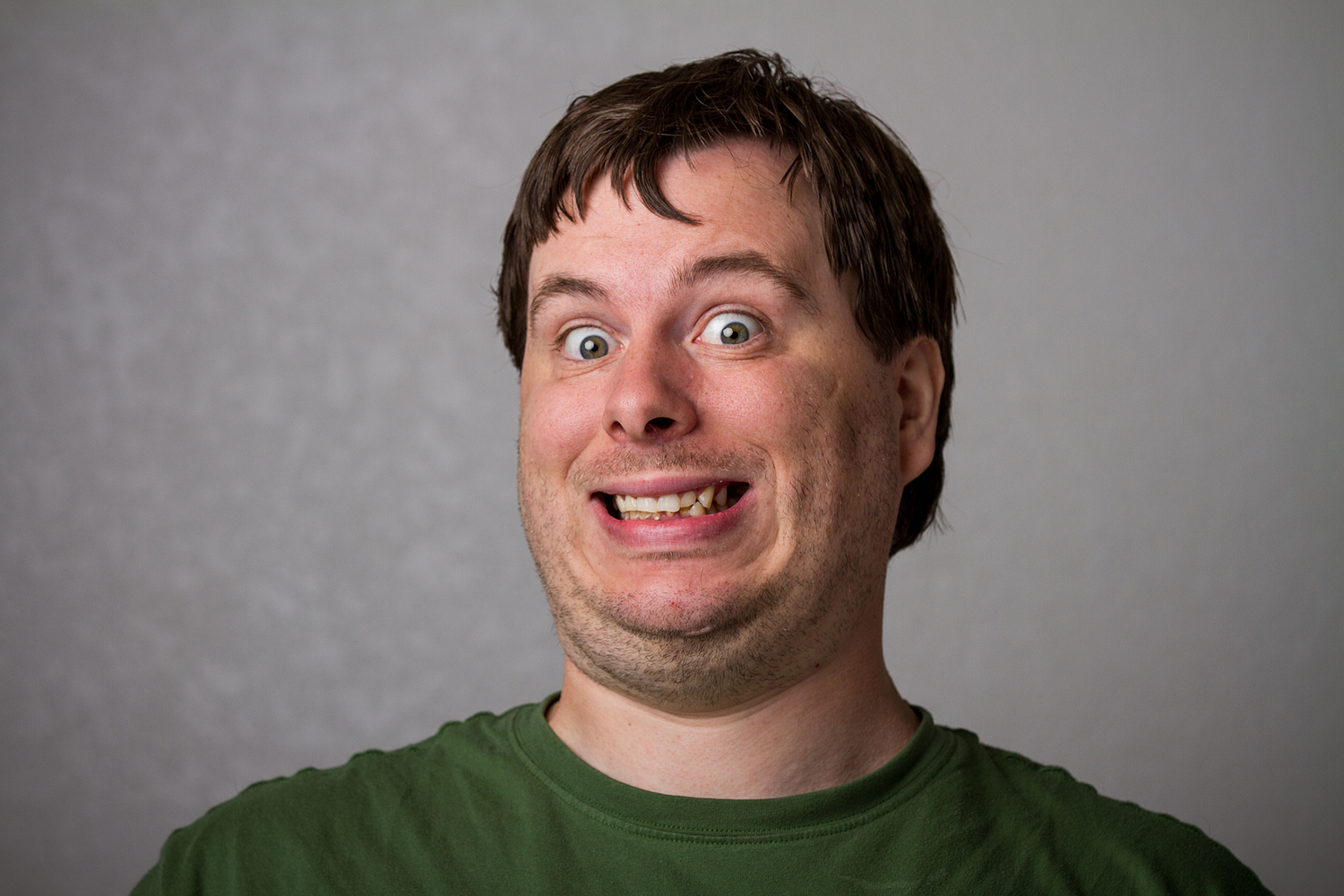 Naturligt smil på photoshoot