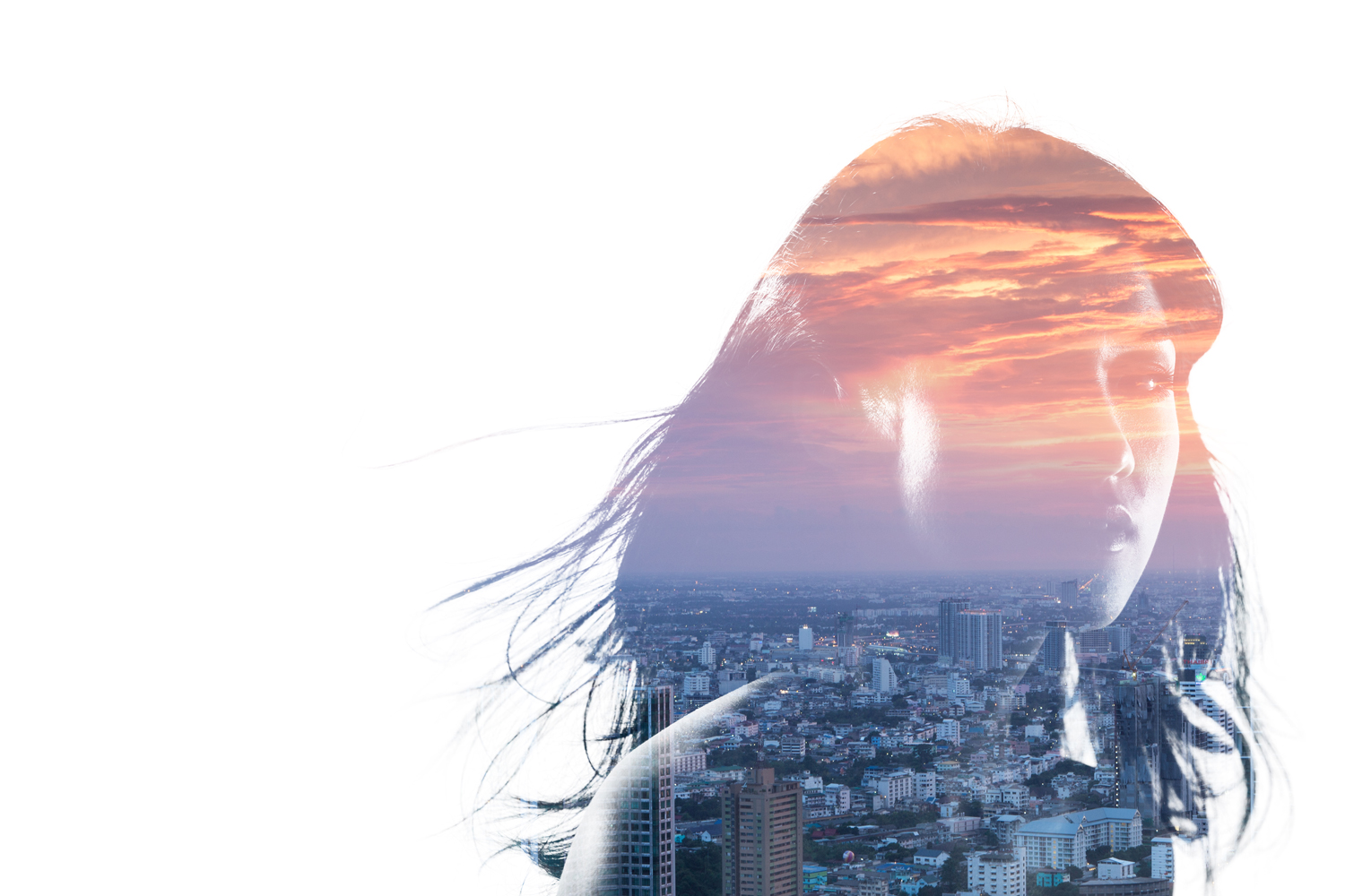 Dobbelteksponering med portrett av kvinne og storbybilde